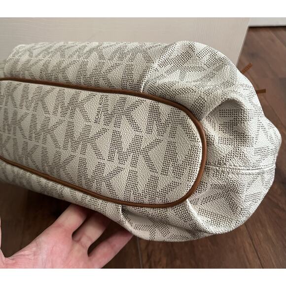 MICHAEL KORS Signature Canvas Leather Tasseled Ring Bucket Tote with BONUS - Picture 10 of 16